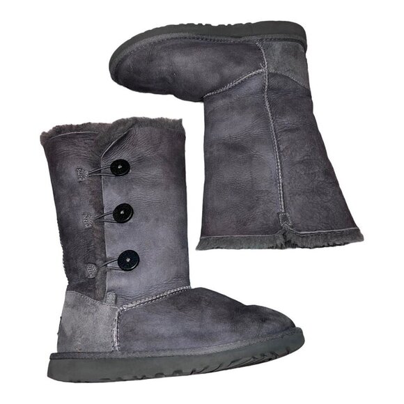 UGG AUSTRALIA 1962 Woman Bailey Triple Button Gray Leather Sheepskin Boots - Picture 1 of 10